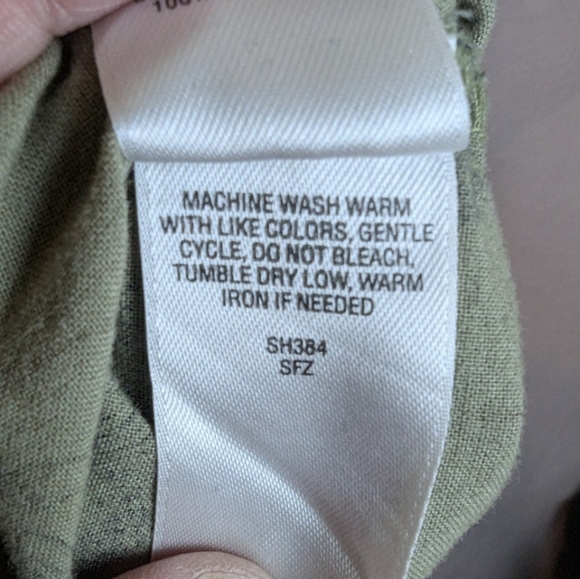 Cabela's 2XL fishing shirt in green with fish graphics and back vent panel - Picture 5 of 14